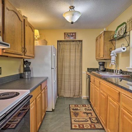 웨버빌 Creekside Retreat With Deck, 18 Miles To Wolf Ridge 빌라 외부 사진