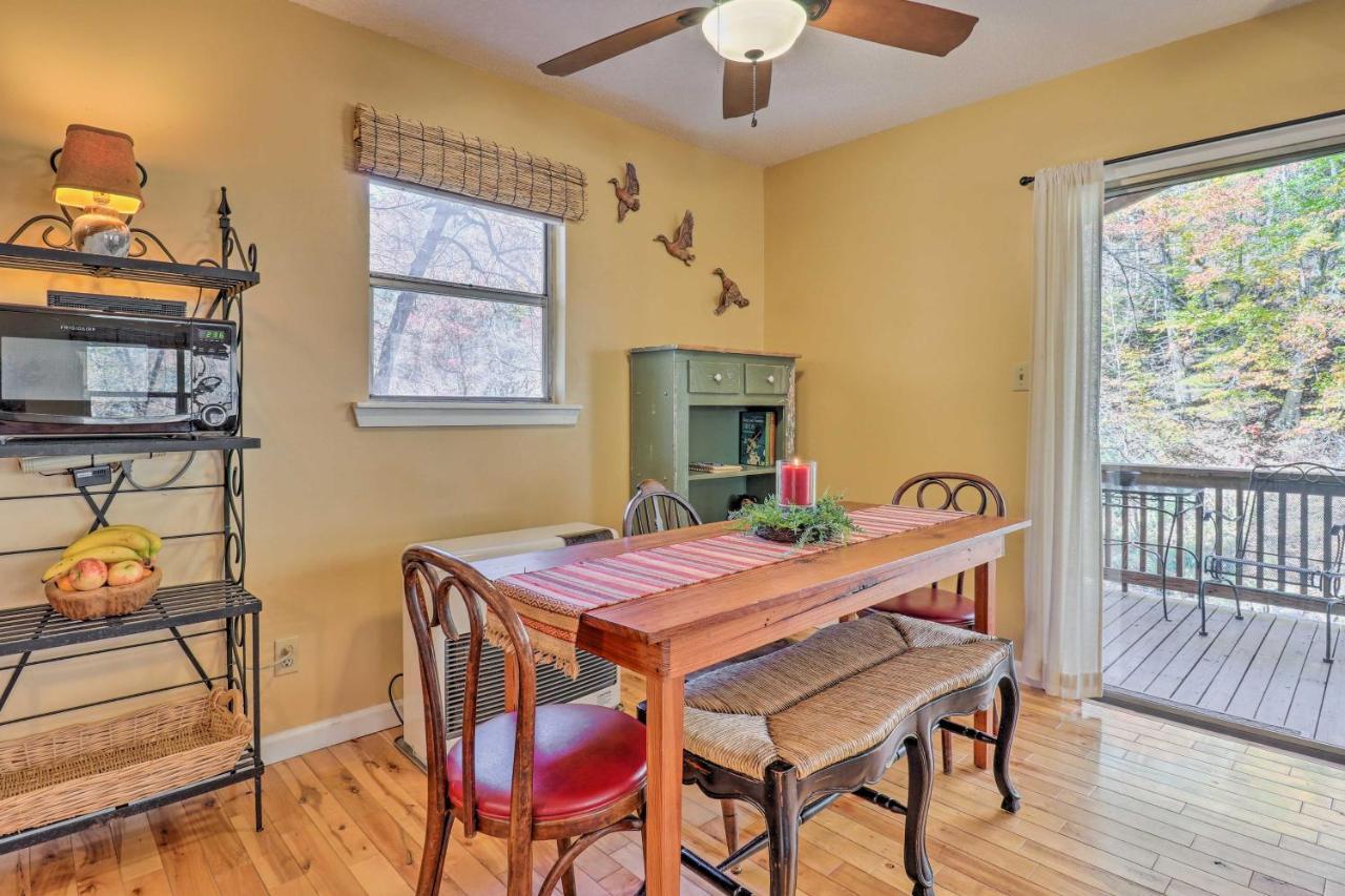 웨버빌 Creekside Retreat With Deck, 18 Miles To Wolf Ridge 빌라 외부 사진