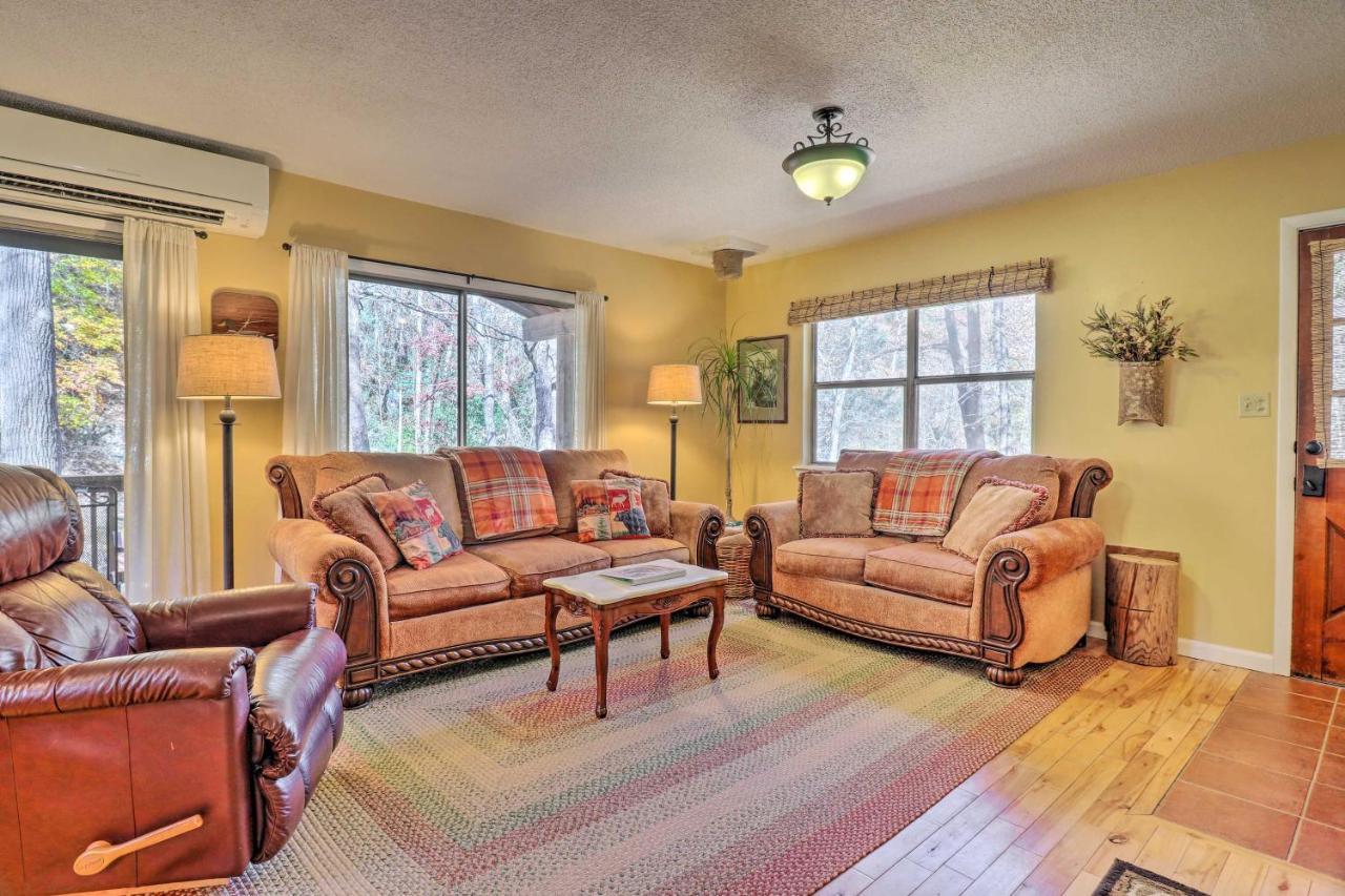웨버빌 Creekside Retreat With Deck, 18 Miles To Wolf Ridge 빌라 외부 사진