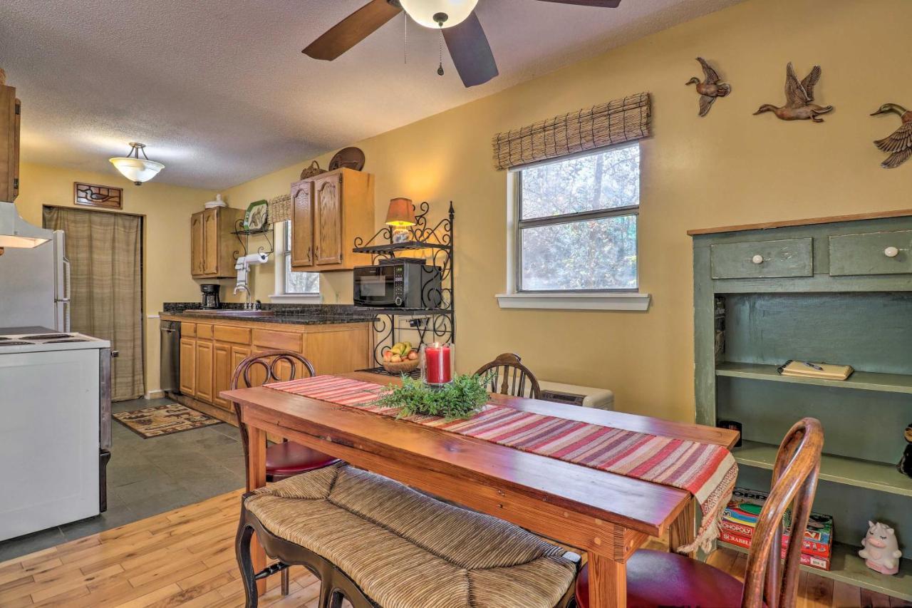 웨버빌 Creekside Retreat With Deck, 18 Miles To Wolf Ridge 빌라 외부 사진